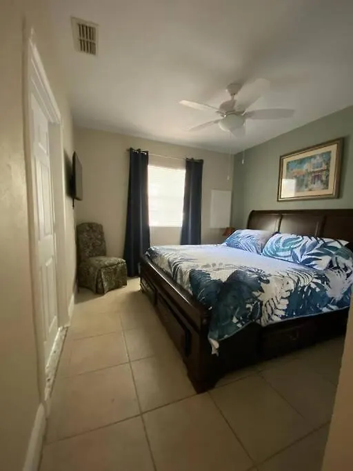 Beautiful Apartment In Tampa-A