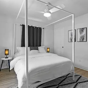 Apartment Zebra House - Close 2 Tampabay Has To Offer, Tampa